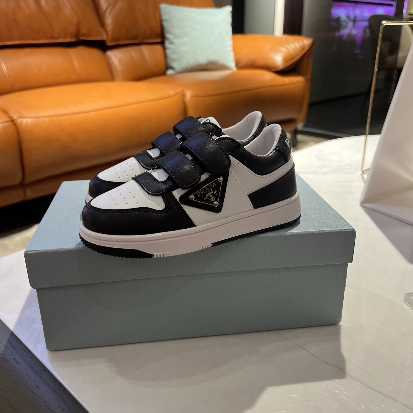 Children's shoes child